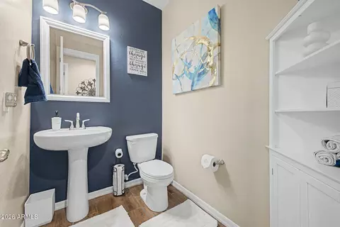 Bath - 7641 W Odeum Ln, Phoenix, AZ 85043 photo 1 of 6