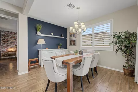 Dining - 7641 W Odeum Ln, Phoenix, AZ 85043 photo 1 of 3
