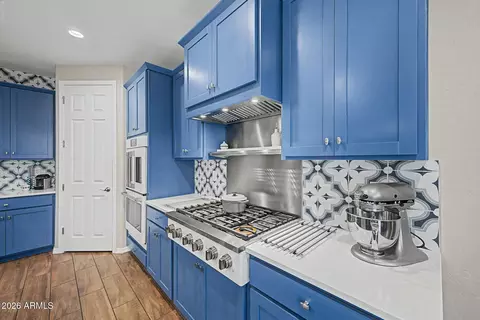 Kitchen - 7641 W Odeum Ln, Phoenix, AZ 85043 photo 4 of 5