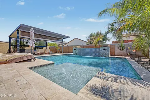 Exterior - 7641 W Odeum Ln, Phoenix, AZ 85043 photo 10 of 13