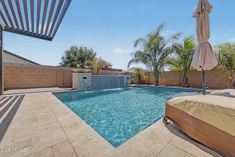 Exterior - 7641 W Odeum Ln, Phoenix, AZ 85043 photo 11 of 13