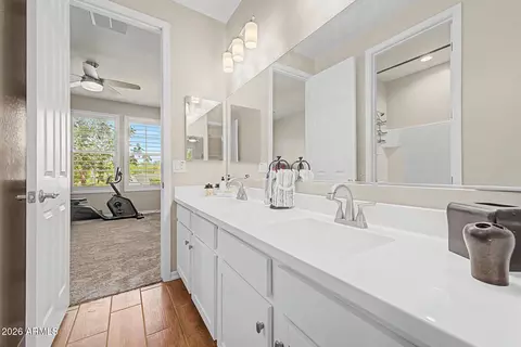 Bath - 7641 W Odeum Ln, Phoenix, AZ 85043 photo 5 of 6