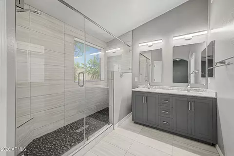 Bath - 4038 Expedition Way, Phoenix, AZ 85050 photo 1 of 4