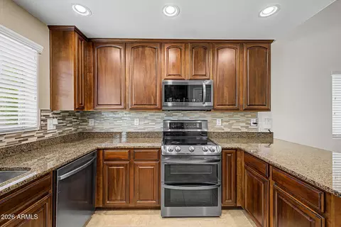 Kitchen - 4038 Expedition Way, Phoenix, AZ 85050 photo 4 of 4