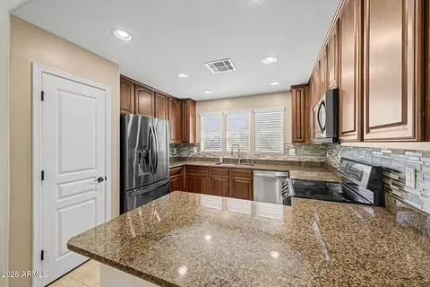 Kitchen - 4038 Expedition Way, Phoenix, AZ 85050 photo 3 of 4