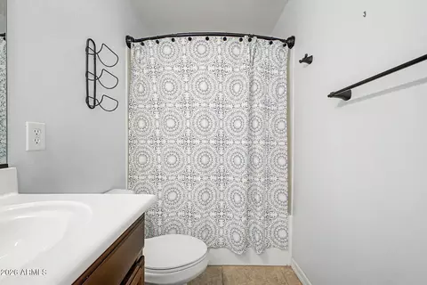 Bath - 4038 Expedition Way, Phoenix, AZ 85050 photo 4 of 4