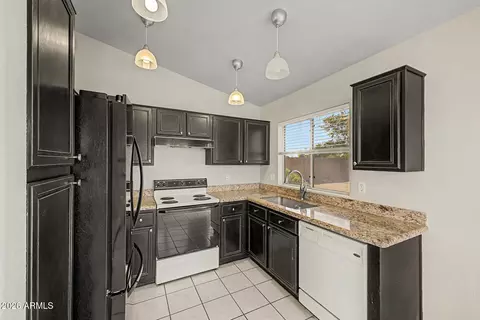 Kitchen - 297 W Washington Ave, Gilbert, AZ 85233 photo 1 of 3