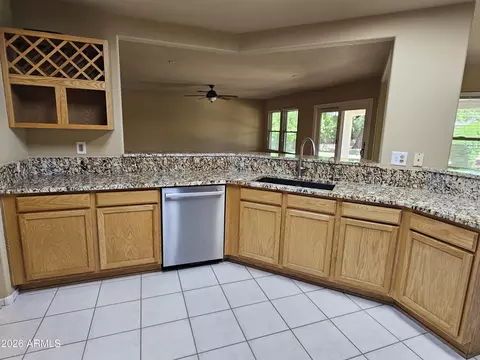 Kitchen - 4135 E Pinto Ln, Phoenix, AZ 85050 photo 3 of 4