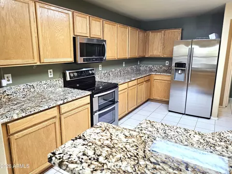 Kitchen - 4135 E Pinto Ln, Phoenix, AZ 85050 photo 1 of 4