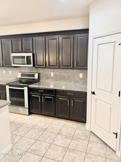 Kitchen - 146 E Bernie Ln, Gilbert, AZ 85295 photo 2 of 4