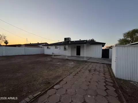 Exterior - 3749 W Osborn Rd, Phoenix, AZ 85019 photo 2 of 4