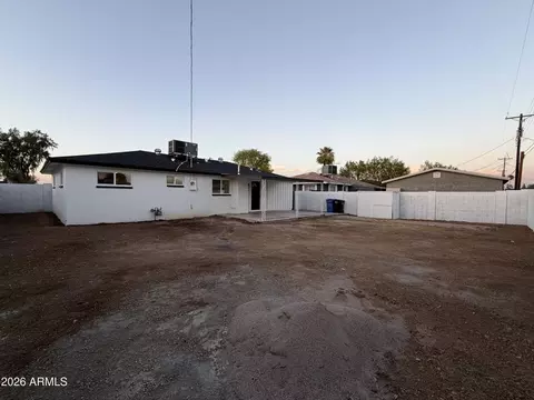 Exterior - 3749 W Osborn Rd, Phoenix, AZ 85019 photo 3 of 4