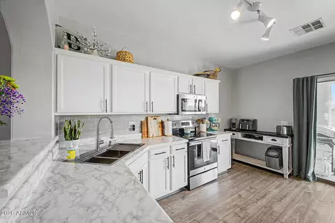 Kitchen - 8415 E Peralta Ave, Mesa, AZ 85212 photo 1 of 3