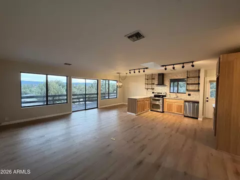 Living - 313 E Pine St, Payson, AZ 85541 photo 7 of 8