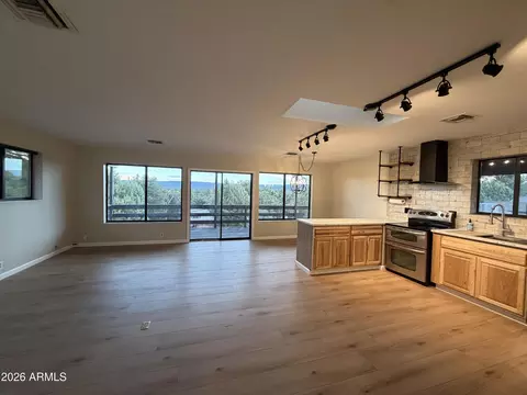 Living - 313 E Pine St, Payson, AZ 85541 photo 8 of 8