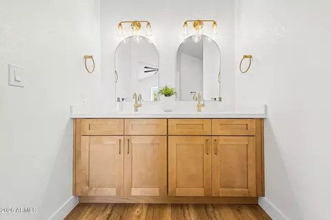 Bath - 601 E Wescott Dr, Phoenix, AZ 85024 photo 3 of 4