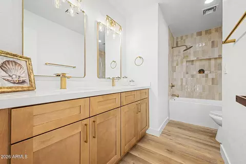 Bath - 601 E Wescott Dr, Phoenix, AZ 85024 photo 1 of 4