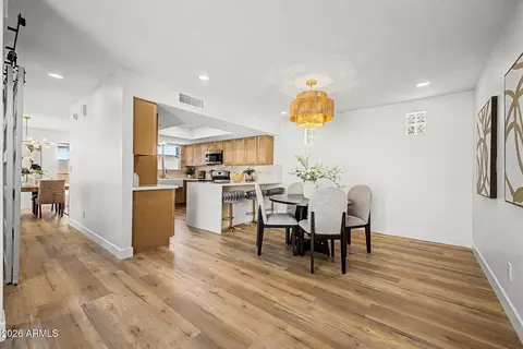 Dining - 601 E Wescott Dr, Phoenix, AZ 85024 photo 4 of 4
