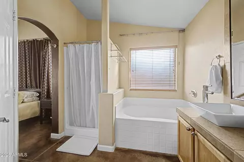 Bath - 2253 E Heston Dr, Phoenix, AZ 85024 photo 2 of 3