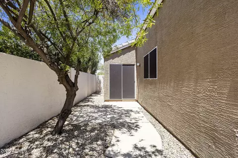 Exterior - 4337 E Campo Bello Dr, Phoenix, AZ 85032 photo 11 of 13