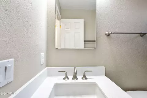Bath - 4337 E Campo Bello Dr, Phoenix, AZ 85032 photo 4 of 8
