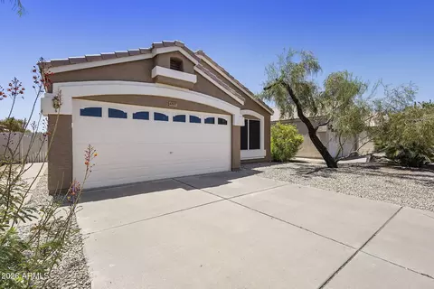 Exterior - 4337 E Campo Bello Dr, Phoenix, AZ 85032 photo 2 of 13