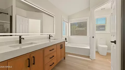 Bath - 10851 E Cholla Rd, Mesa, AZ 85207 photo 1 of 3