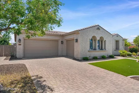Exterior - 3663 E Strawberry Dr, Gilbert, AZ 85298 photo 2 of 11