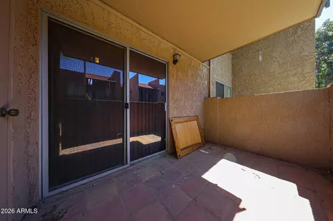 Exterior - 5525 E Thomas Rd #I3, Phoenix, AZ 85018 photo 3 of 5