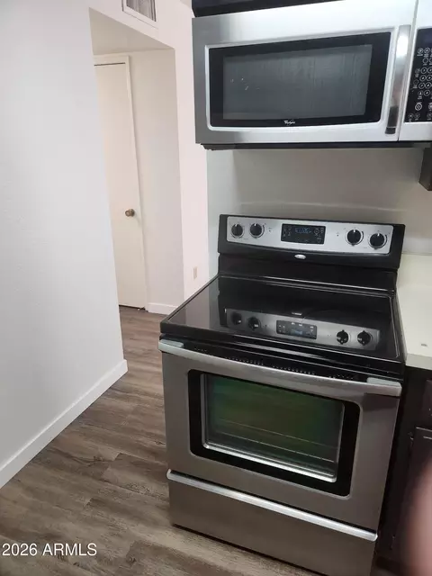Kitchen - 5525 E Thomas Rd #I3, Phoenix, AZ 85018 photo 1 of 4