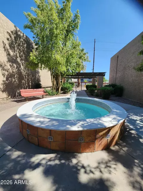 Exterior - 5525 E Thomas Rd #I3, Phoenix, AZ 85018 photo 2 of 5