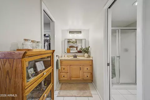 Bath - 815 E Grovers Ave #37, Phoenix, AZ 85022 photo 1 of 3