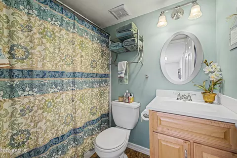 Bath - 815 E Grovers Ave #37, Phoenix, AZ 85022 photo 2 of 3