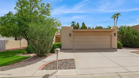 26445 S Boxwood Dr, Sun Lakes, AZ 85248