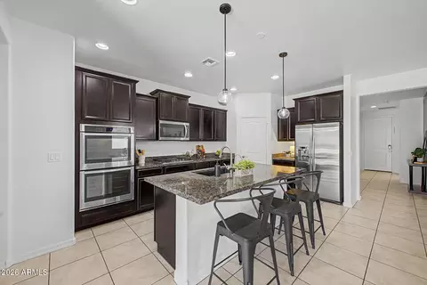 2513 W Arroyo Way, San Tan Valley, AZ 85144