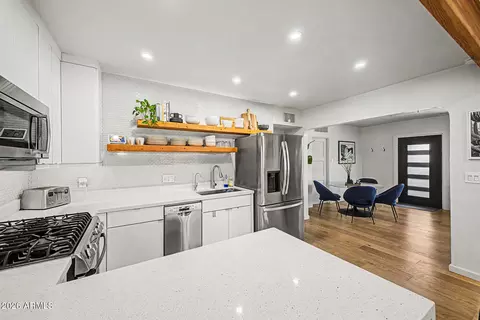 Kitchen - 321 E Whitton Ave, Phoenix, AZ 85012 photo 2 of 3