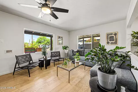 Living - 321 E Whitton Ave, Phoenix, AZ 85012 photo 2 of 3