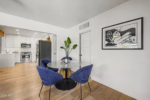 Dining - 321 E Whitton Ave, Phoenix, AZ 85012 photo 2 of 4