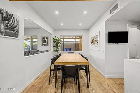 Dining - 321 E Whitton Ave, Phoenix, AZ 85012 photo 4 of 4