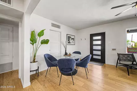 Dining - 321 E Whitton Ave, Phoenix, AZ 85012 photo 1 of 4