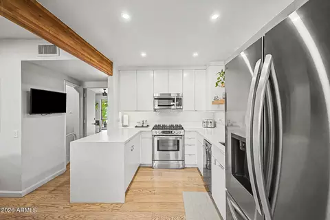 Kitchen - 321 E Whitton Ave, Phoenix, AZ 85012 photo 3 of 3