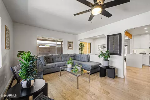 Living - 321 E Whitton Ave, Phoenix, AZ 85012 photo 1 of 3