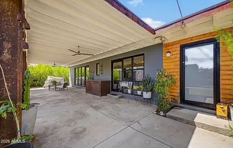 Exterior - 321 E Whitton Ave, Phoenix, AZ 85012 photo 4 of 6