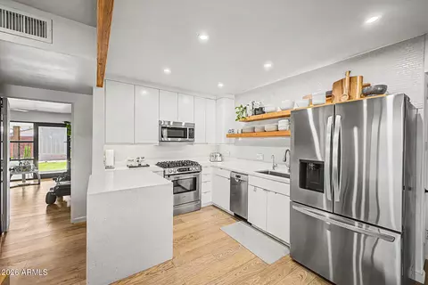 Kitchen - 321 E Whitton Ave, Phoenix, AZ 85012 photo 1 of 3