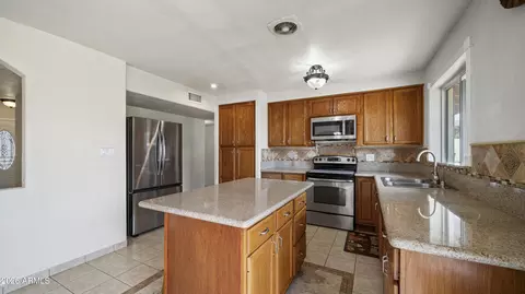 Kitchen - 2908 E Cactus Rd, Phoenix, AZ 85032 photo 2 of 5