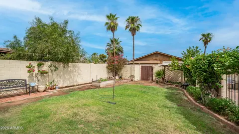 Exterior - 2908 E Cactus Rd, Phoenix, AZ 85032 photo 7 of 13