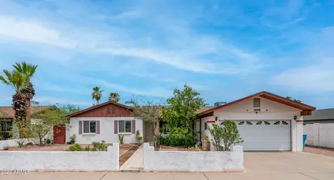 2908 E Cactus Rd, Phoenix, AZ 85032