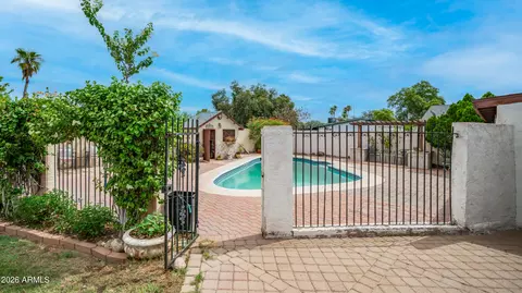 Exterior - 2908 E Cactus Rd, Phoenix, AZ 85032 photo 6 of 13