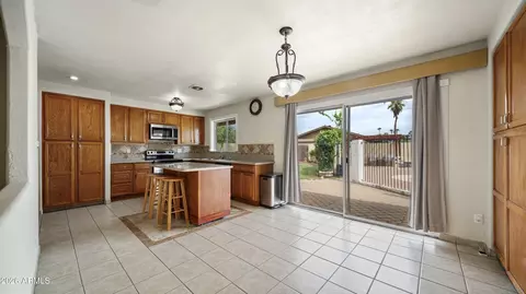 Kitchen - 2908 E Cactus Rd, Phoenix, AZ 85032 photo 5 of 5