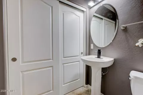 Bath - 3441 E Avalon Dr, Phoenix, AZ 85018 photo 3 of 5